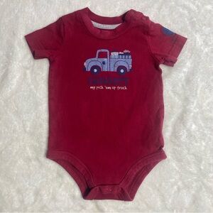 CARHARTT Maroon Baby Onesie Truck Graphic Short-Sleeve 9 Months